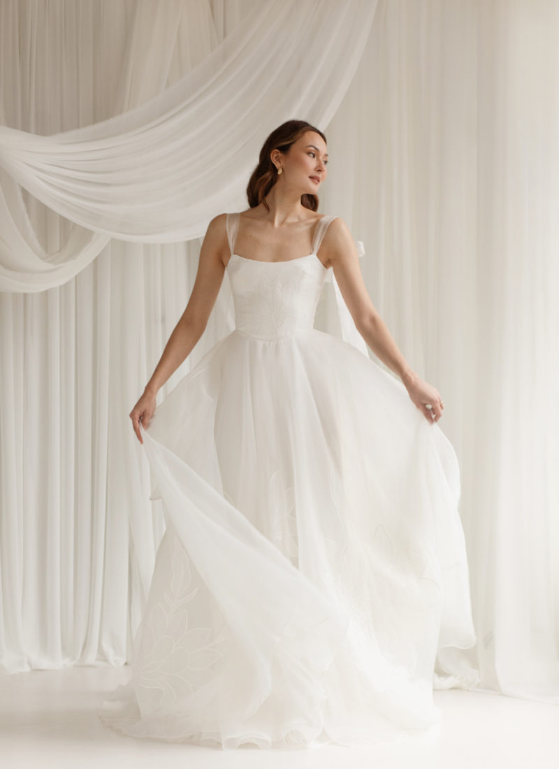 Romantic wedding dress by Truvelle